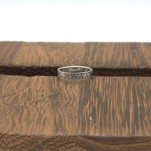Size 10 Sterling Silver Bright Hearts Ring A982